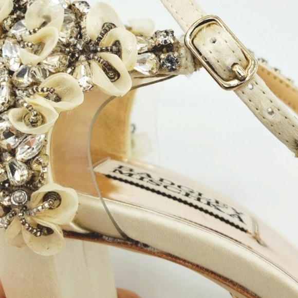 Badgley Mischka Fernanda Ivory heels NWOB - Picture 9 of 11